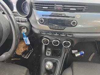 Alfa Romeo Giulietta Giulietta (940), Hatchback, 2010 / 2020 1.6 JTDm 16V picture 15