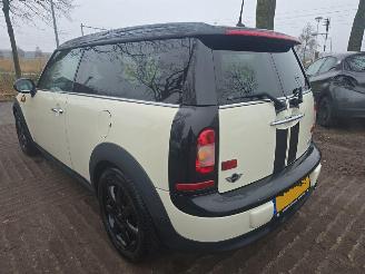 Mini Cooper CLUBMAN picture 2