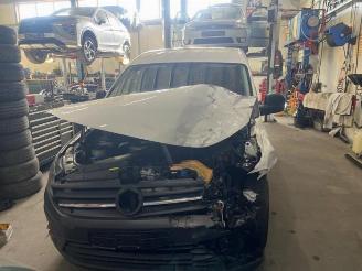 Salvage car Volkswagen Caddy Caddy IV, Van, 2015 2.0 TDI 75 2018/8