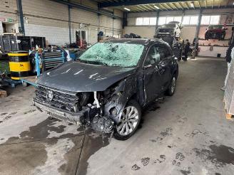 Salvage car Volkswagen T-Roc T-Roc I, SUV, 2017 1.0 TSI 12V BlueMotion 2019/6