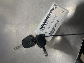 Peugeot 107 107, Hatchback, 2005 / 2014 1.0 12V picture 4