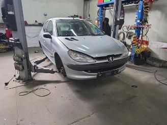 Vrakbiler auto Peugeot 206 206 (2A/C/H/J/S), Hatchback, 1998 / 2012 1.6 XS,XT 1999/11