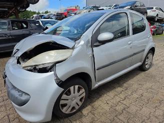 Peugeot 107 107, Hatchback, 2005 / 2014 1.0 12V picture 12