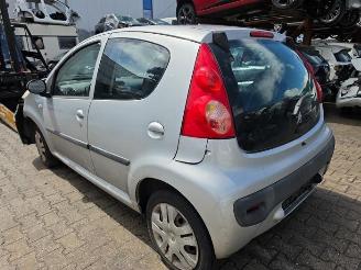 Peugeot 107 107, Hatchback, 2005 / 2014 1.0 12V picture 14