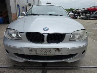 uszkodzony samochody osobowe BMW 1-serie 1 serie (E87/87N), Hatchback 5-drs, 2003 / 2012 118i 16V 2006/3