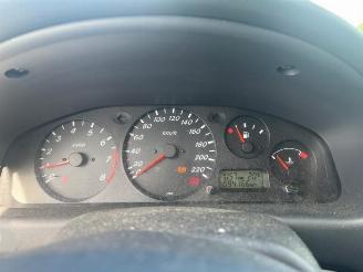 Coche siniestrado Nissan Almera Almera (N16), Hatchback, 2000 / 2006 1.5 16V 2000/8