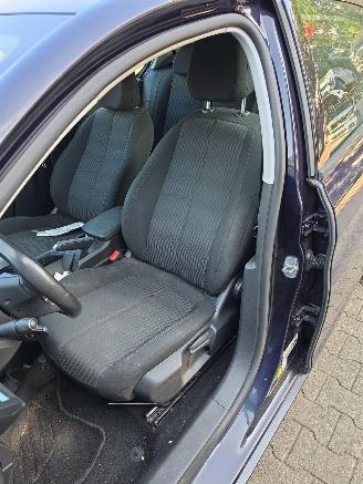 Peugeot 308 1.2 picture 15