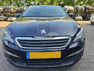 Schadeauto Peugeot 308 1.2 2014/1
