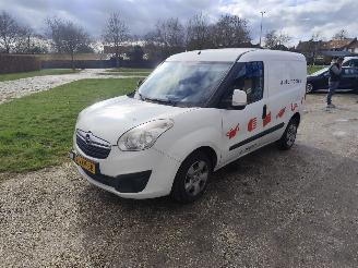 Schade bestelwagen Opel Combo COMBO 1.3 DIESEL AIRCO 2012/8