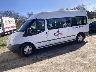 krockskadad bil auto Ford Transit TRANSIT 9 PERSONEN AIRCO 2013/8