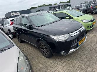Schadeauto Mitsubishi Outlander Outlander 2.2 7 Seats 2015/6