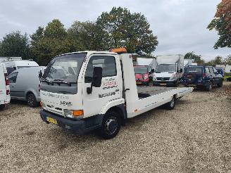  Nissan Cabstar CABSTAR OPRIJWAGEN MTM 3500 KG !!! 1999/10