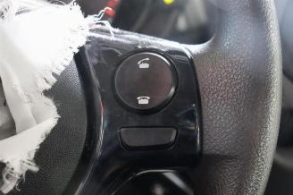 Peugeot 108 108, Hatchback, 2014 1.0 12V VVT-i picture 19