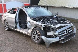 Coche siniestrado Mercedes C-klasse C (W205), Sedan, 2013 / 2021 C-180 1.6 16V 2015/3