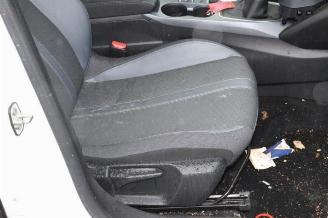 Peugeot 2008 2008 (UD/UK/UR/US/UX), MPV, 2019 1.2 VTi 12V PureTech 100 picture 18