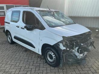 Coche siniestrado Peugeot Partner Partner (EA//EF/EN/EU), Van, 2018 1.5 BlueHDi 100 2023/11