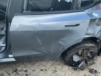 Tesla Model Y Model Y, SUV, 2025 RWD 58 kWh, Long Range RWD 75 kWh picture 28