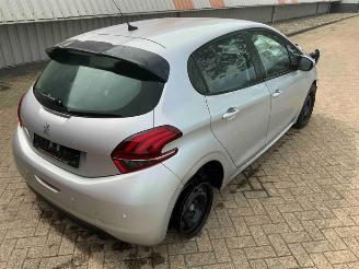 Peugeot 208 208 I (CA/CC/CK/CL), Hatchback, 2012 / 2019 1.6 Blue HDi 100 picture 3