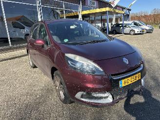 Coche accidentado Renault Scenic 1.2 TCE COLLECTION 2013/1