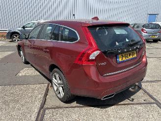 škoda osobní automobily Volvo V-60 2.4 D6 AWD PLUG IN HYBRID  SUMMUM 2013/11