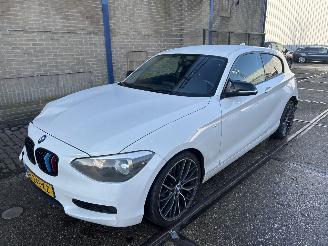 Vaurioauto  passenger cars BMW 1-serie 114 I 2013/4