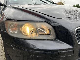 Volvo V-50 2.4 MOMENTUM picture 5