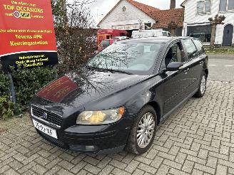 Schadeauto Volvo V-50 2.4 MOMENTUM 2004/7