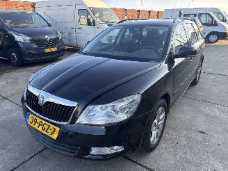 Damaged car Skoda Octavia COMBI  1.2 TSI  Business Line 2011/1