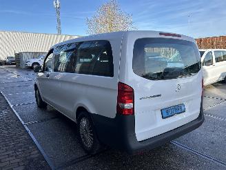 Damaged car Mercedes Vito e-VITO TOURER PRO L2 90 KWH  9 PERSOONS 2022/8