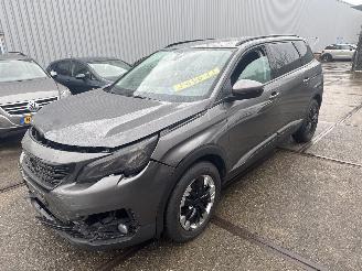 Damaged car Peugeot 5008 1.2 Pure Tech Allure   7 Persoons, 2017/11