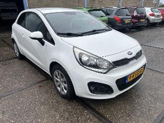Avarii autoturisme Kia Rio 1.2 CVVT PLUS PACK 2013/4
