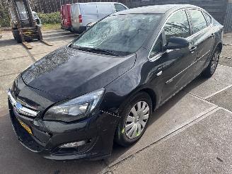 skadebil auto Opel Astra 1,4 TURBO  Edition 2016/1