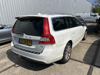 Unfallwagen Volvo V-70 1.6 T4 KINETIC 2013/10