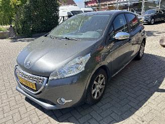Coche accidentado Peugeot 208 1.2 PURETECH STYLE 2015/5