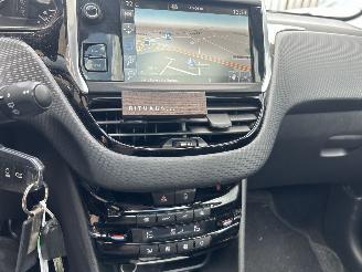 Peugeot 208 1.2 PURETECH BLEU PREMIUM picture 10