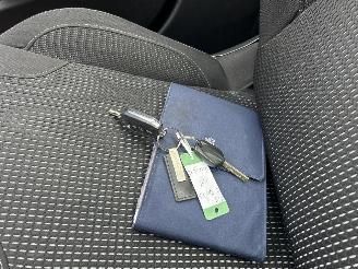 Peugeot 208 1.2 PURETECH BLEU PREMIUM picture 11