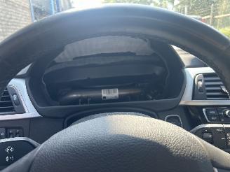 BMW 3-serie 320 I LUXURY EDITION picture 10