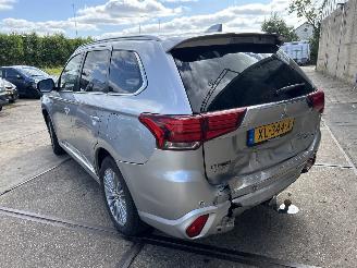 Mitsubishi Outlander 2.4 PHEV INTENSE + picture 2