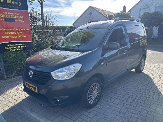 krockskadad bil bedrijf Dacia Dokker 1.6 MPI 2018/3
