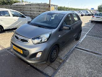 Auto incidentate Kia Picanto 1.0 CVVT ISG  Airco 2014/1