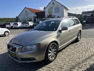 Schadeauto Volvo V-70 2.0 D3 SUMMUM 2011/11