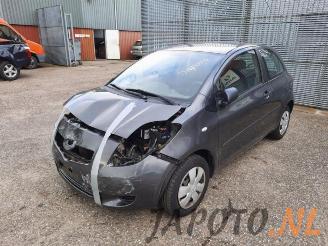 Salvage car Toyota Yaris Yaris II (P9), Hatchback, 2005 / 2014 1.0 12V VVT-i 2008/8