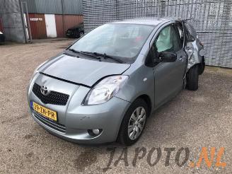Auto da rottamare Toyota Yaris Yaris II (P9), Hatchback, 2005 / 2014 1.3 16V VVT-i 2008/4