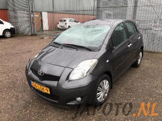 Auto da rottamare Toyota Yaris Yaris II (P9), Hatchback, 2005 / 2014 1.33 16V Dual VVT-I 2010/4