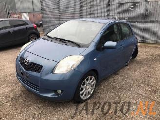 Salvage car Toyota Yaris Yaris II (P9), Hatchback, 2005 / 2014 1.3 16V VVT-i 2007/11