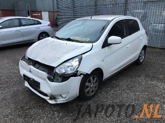 Coche siniestrado Mitsubishi Space-star Space Star (A0), Hatchback, 2012 1.0 12V 2013/2