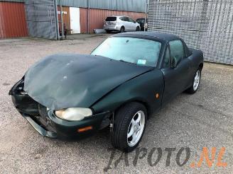disassembly passenger cars Mazda MX-5 MX-5 (NB18/35/8C), Cabrio, 1998 / 2005 1.6i 16V 1998/7