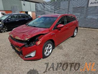 Vrakbiler auto Hyundai I-40 i40 CW (VFC), Combi, 2011 / 2019 1.6 GDI 16V 2013/4