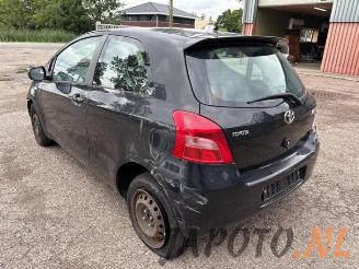 Toyota Yaris Yaris II (P9), Hatchback, 2005 / 2014 1.3 16V VVT-i picture 3