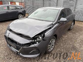 Vrakbiler auto Hyundai I-30 i30 Fastback (PDEBA/PEDBC), Liftback, 2017 1.0 T-GDI 12V 2019/4